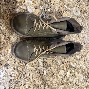 Women's Olive Lace-Up Boots